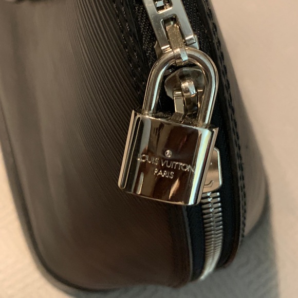 Louis Vuitton Alma GM - Picture 8 of 17